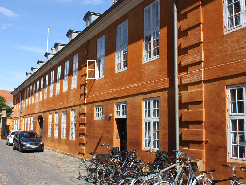 Ehemaliges Pferdestallgebäude der königlichen Garden Ehemaliges Pferdestallgebäude der königlichen Garden